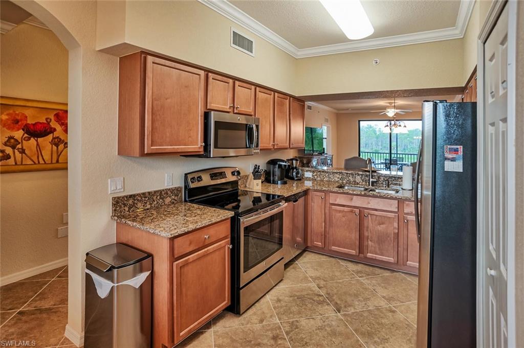 9727 Acqua Ct # 425 Property Photo 7