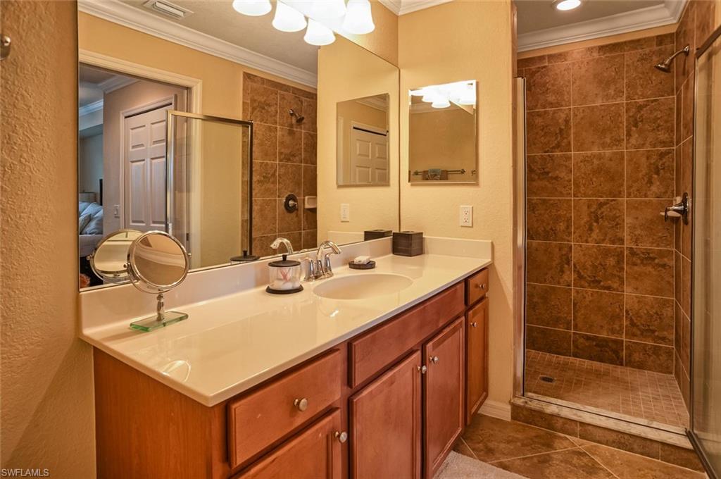 9727 Acqua Ct # 425 Property Photo 11