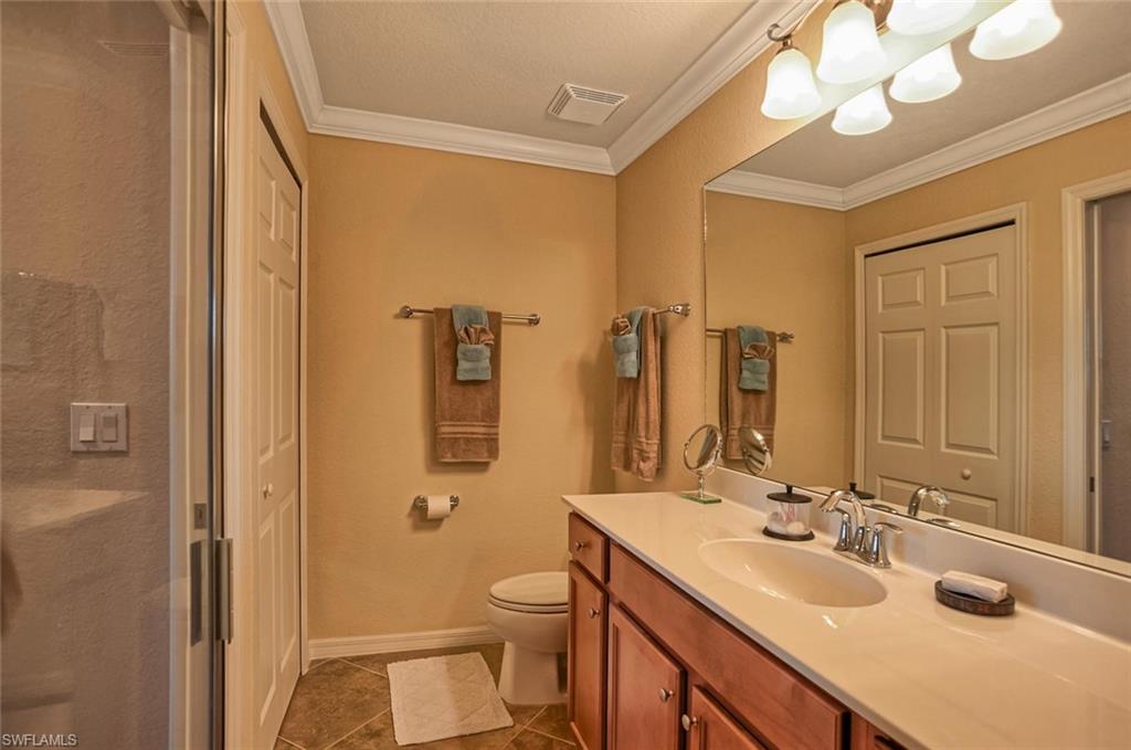 9727 Acqua Ct # 425 Property Photo 12