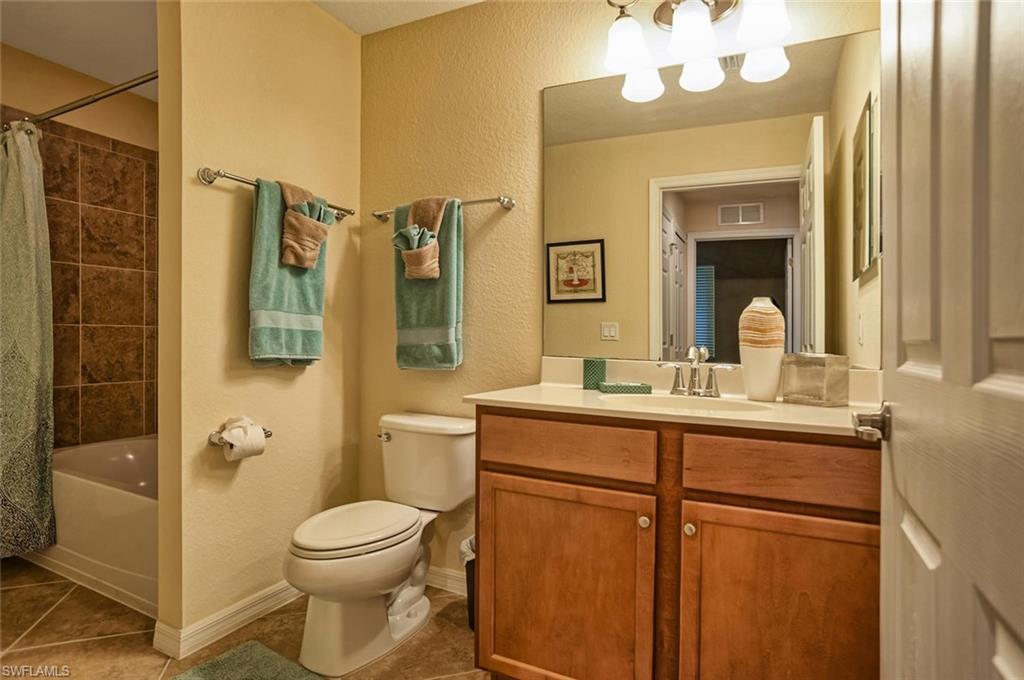 9727 Acqua Ct # 425 Property Photo 14