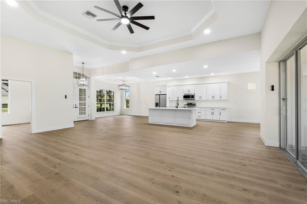 11001 Sea Tropic Ln Property Photo 15