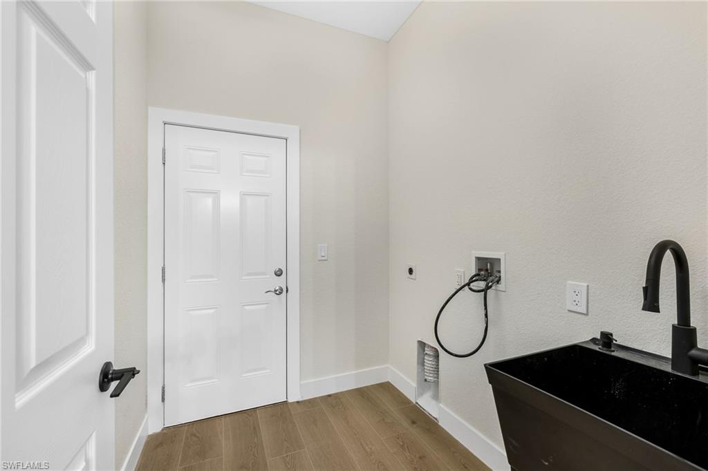 11001 Sea Tropic Ln Property Photo 18
