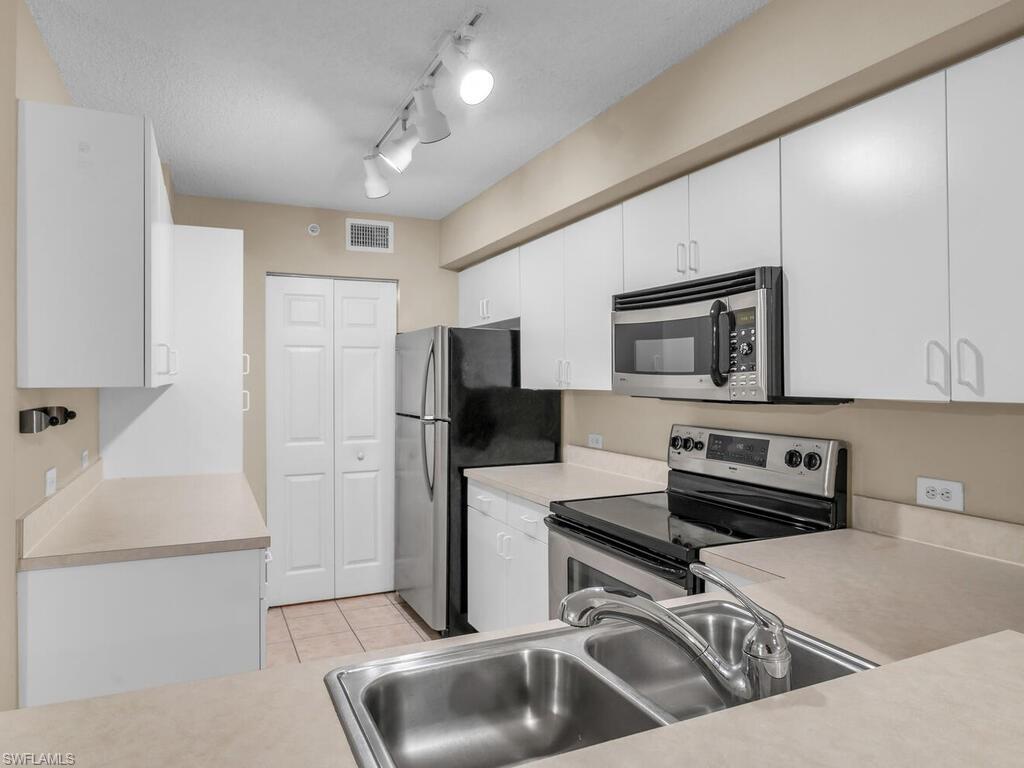 8930 Colonnades Ct E # 612 Property Photo 10