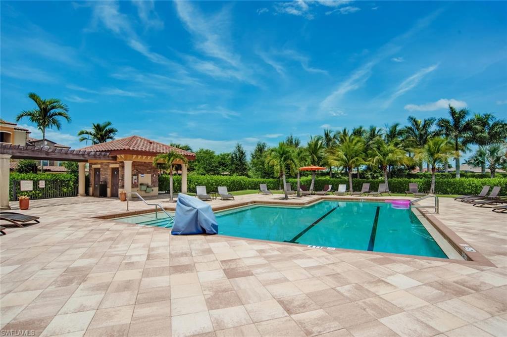9731 Acqua Ct # 523 Property Photo 4