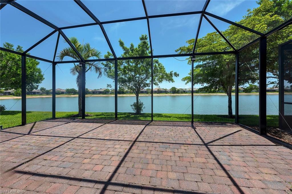 14940 Edgewater Cir Property Photo 3