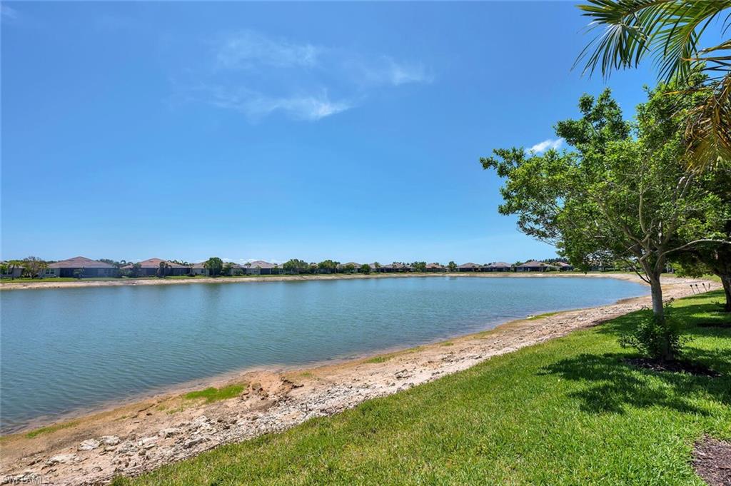14940 Edgewater Cir Property Photo 4