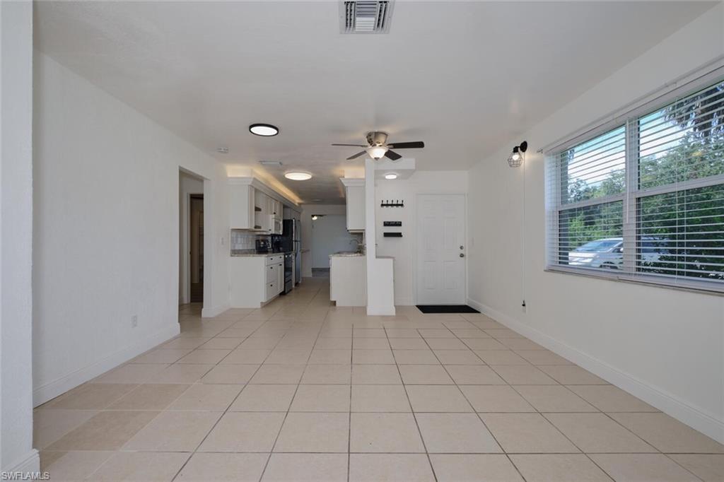 2321 Thurlow St Property Photo 6