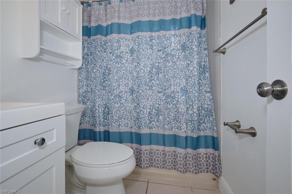 2321 Thurlow St Property Photo 24