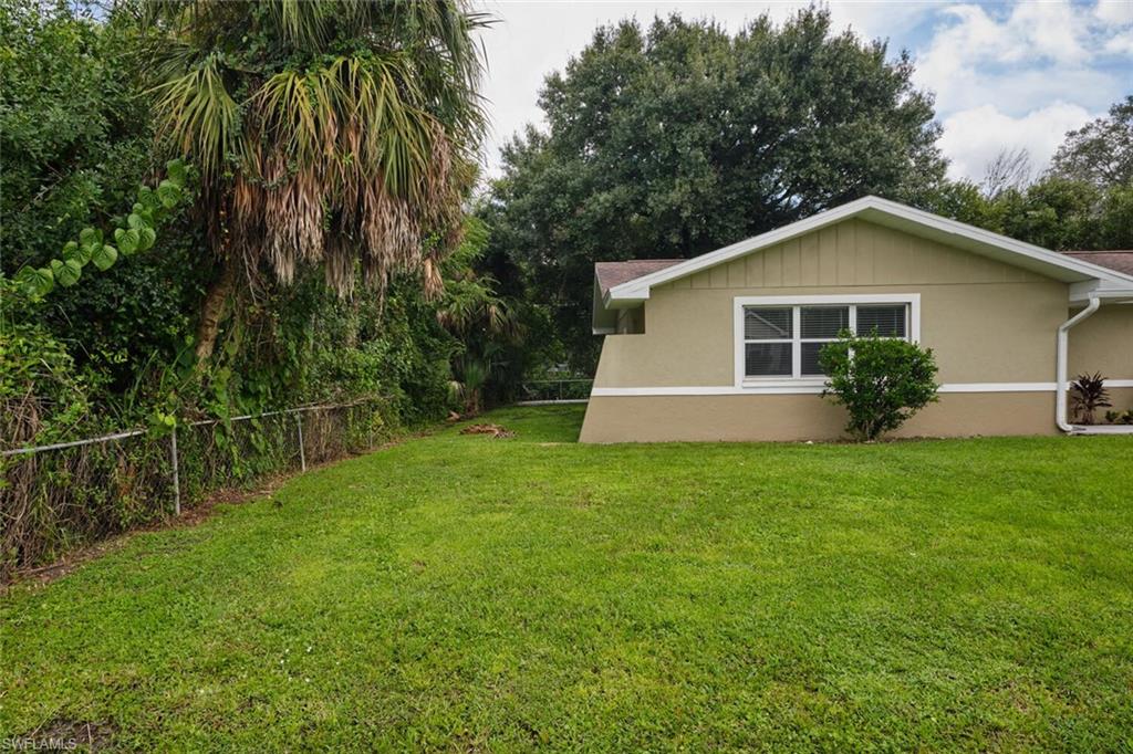 2321 Thurlow St Property Photo 38