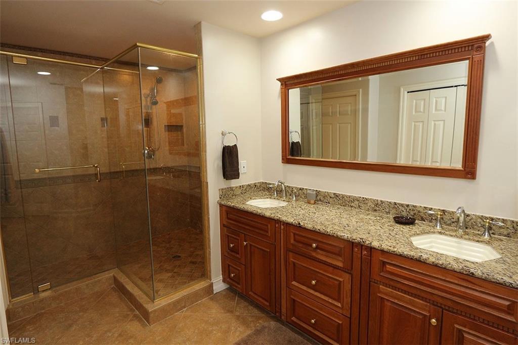 913 Carrick Bend Cir # 202 Property Photo 10