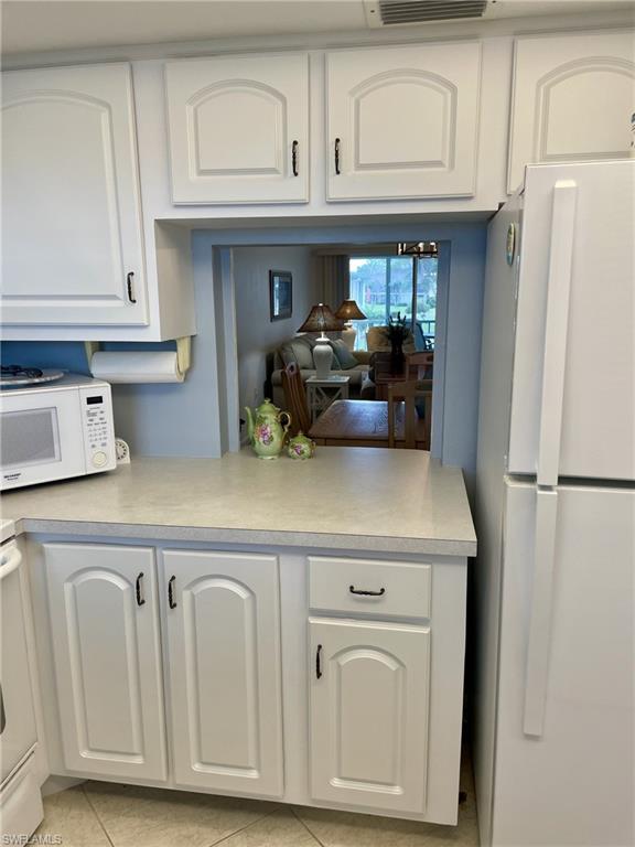 325 Charlemagne Blvd B208 Property Photo 13