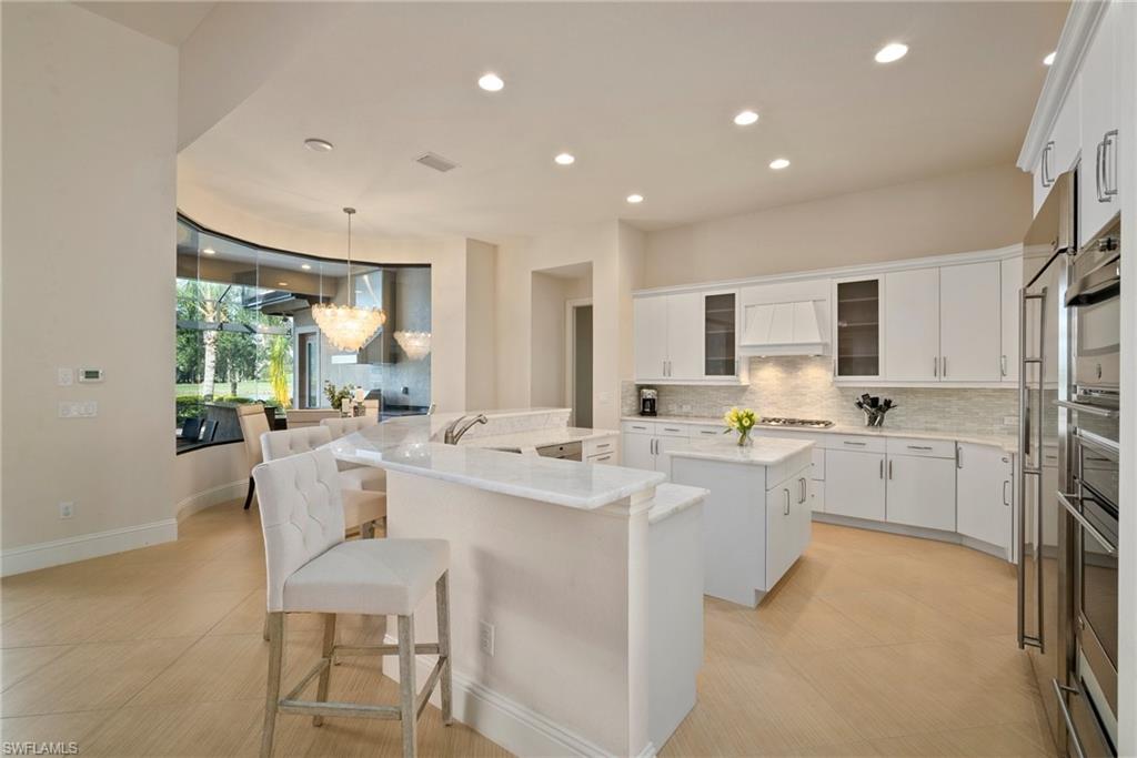 6597 Costa Cir Property Photo 4