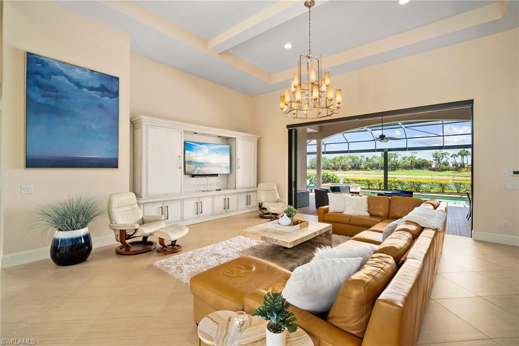 6597 Costa Cir Property Photo 11