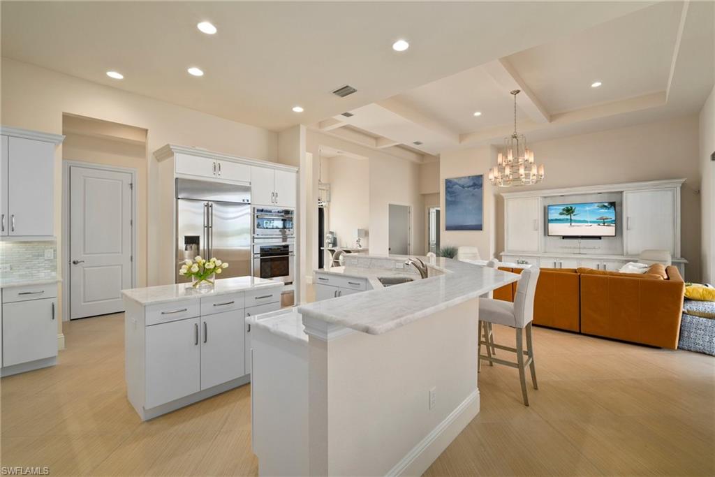 6597 Costa Cir Property Photo 12