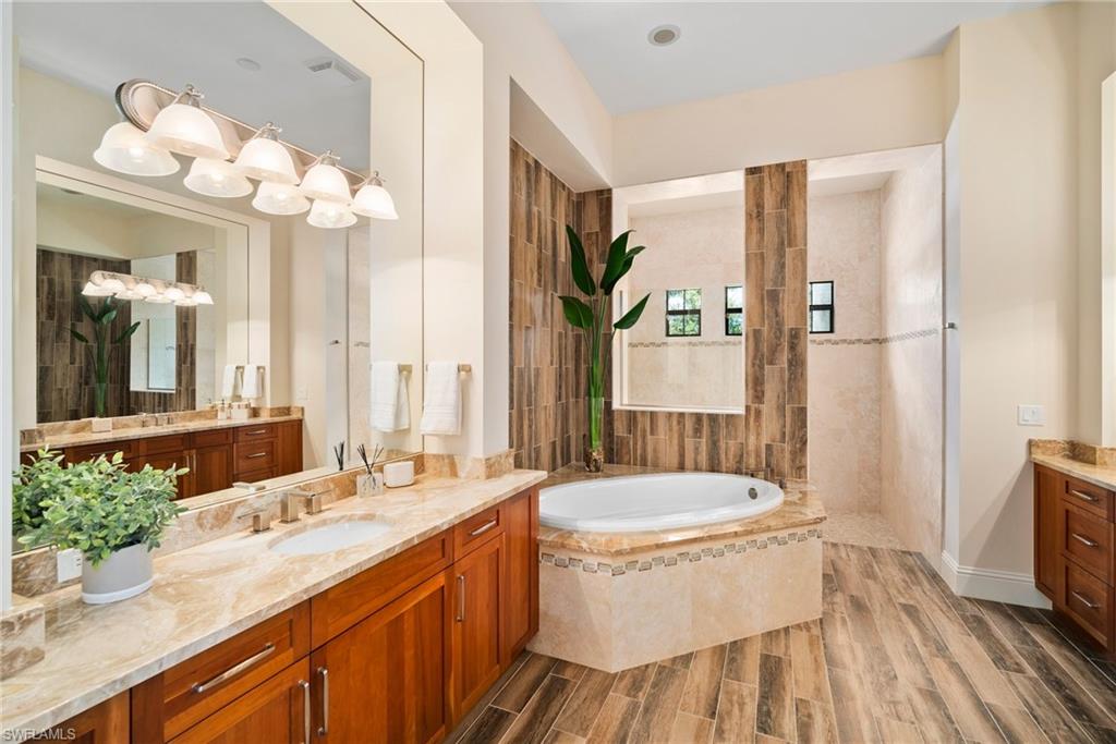6597 Costa Cir Property Photo 16