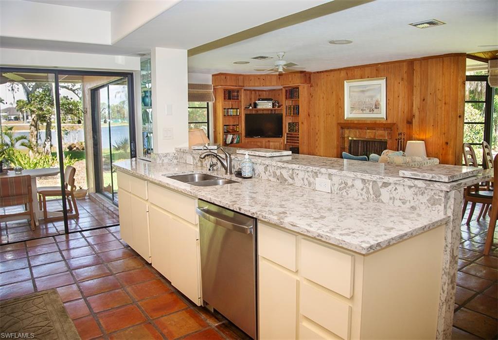 890 Swallow Pt Property Photo 11
