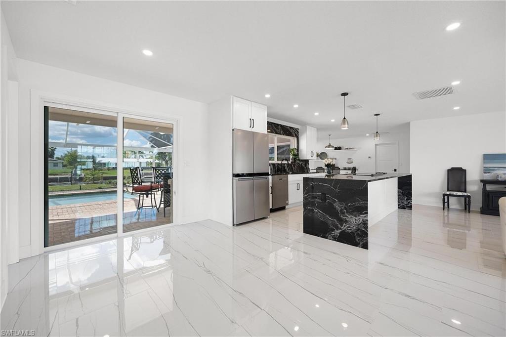 4930 Edith Esplanade Property Photo 12