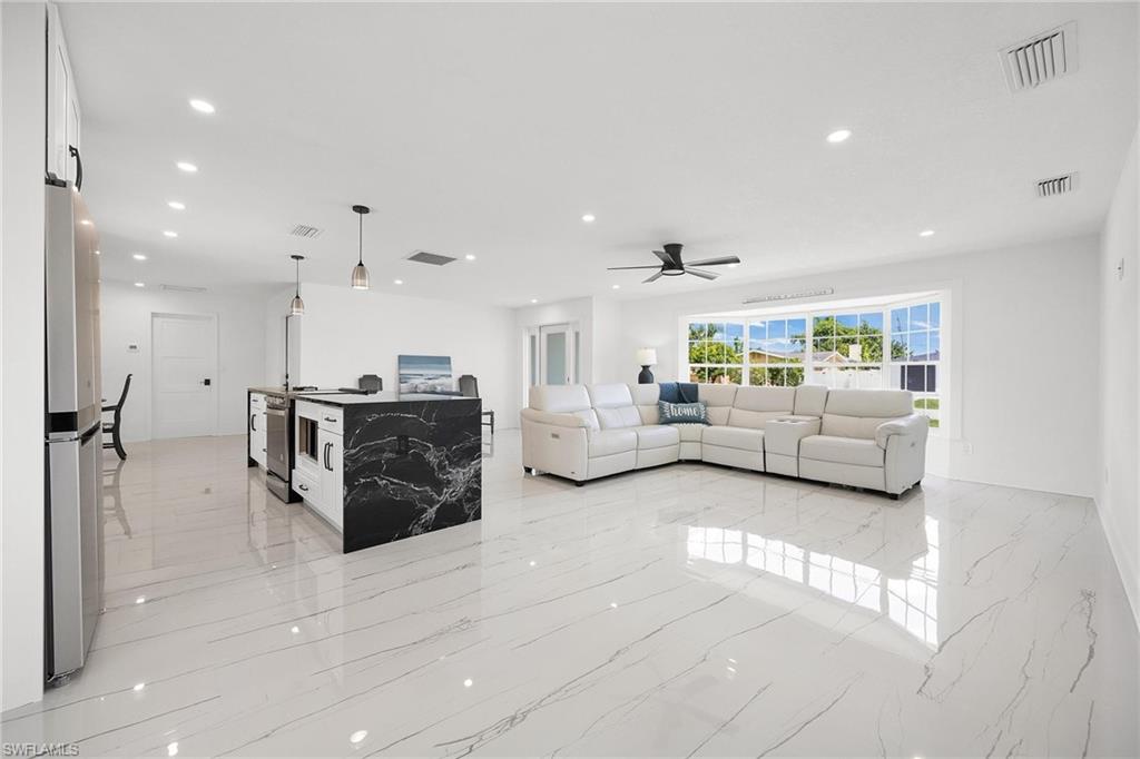 4930 Edith Esplanade Property Photo 14