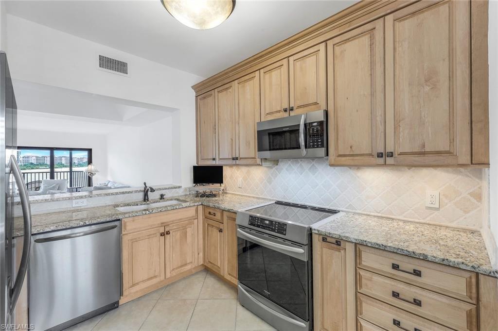 334 La Peninsula Blvd # 334 Property Photo 14
