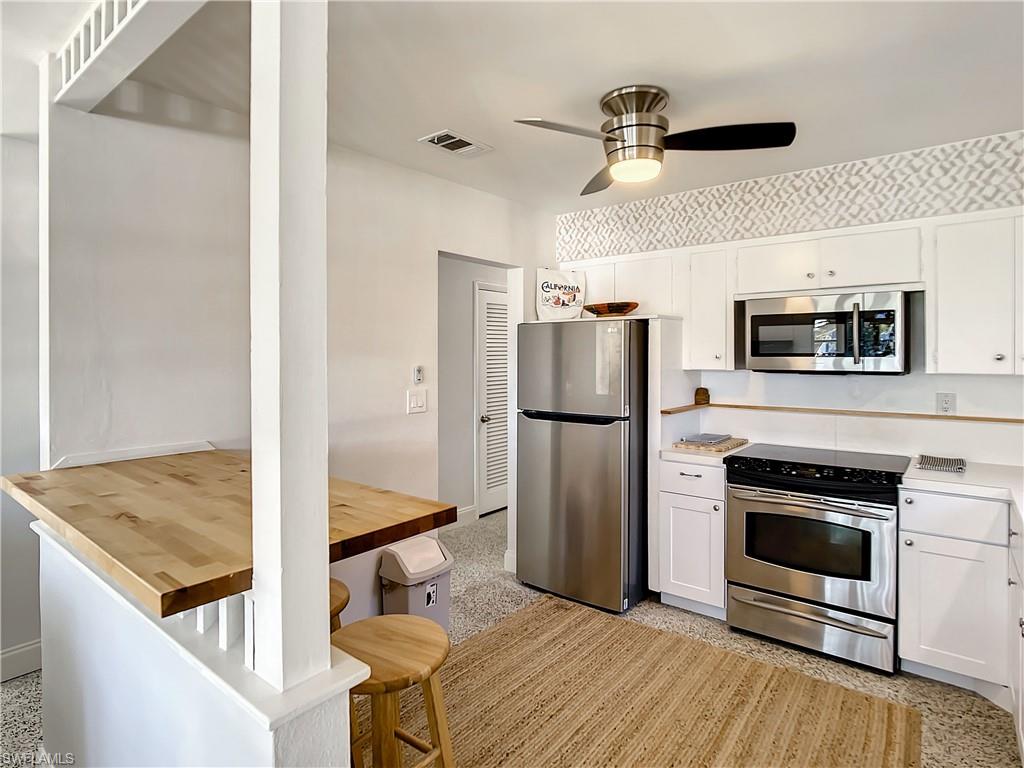 678 E Lake Dr Property Photo 22