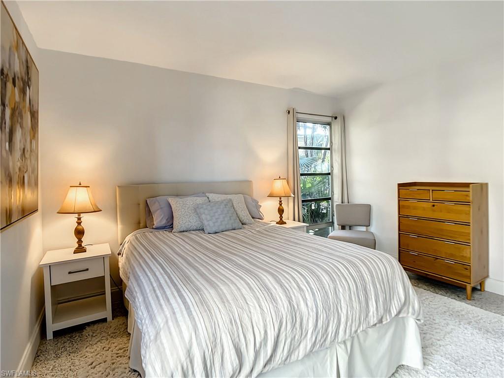 678 E Lake Dr Property Photo 24