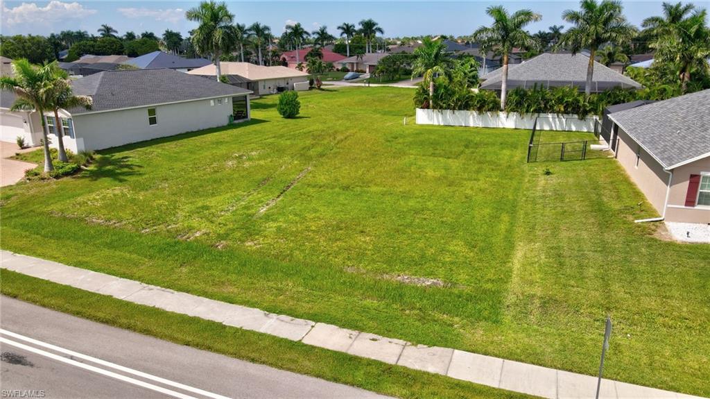 2536 Surfside Blvd Property Photo 4