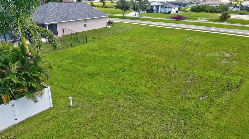 2536 Surfside Blvd Property Photo 6