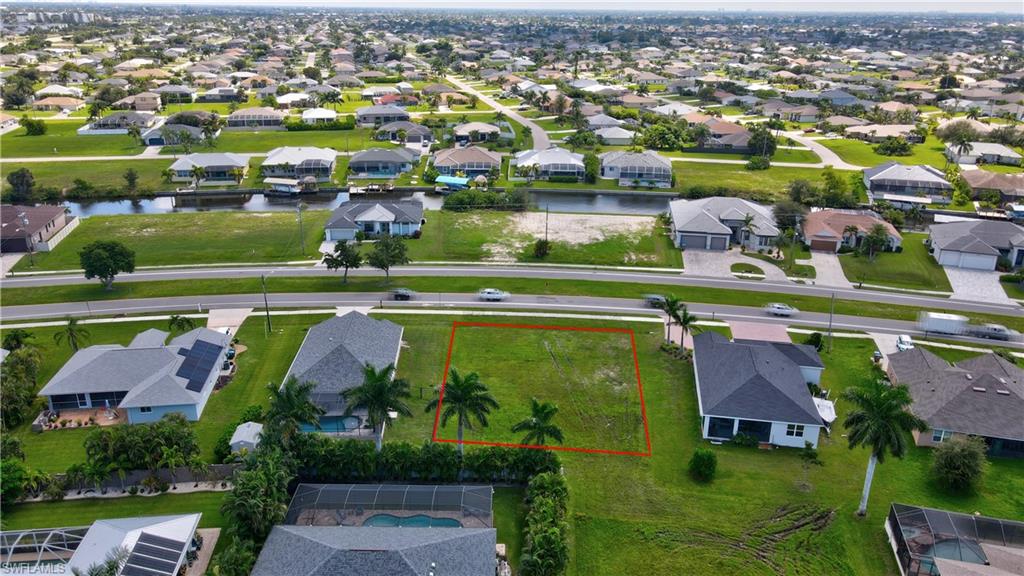 2536 Surfside Blvd Property Photo 7