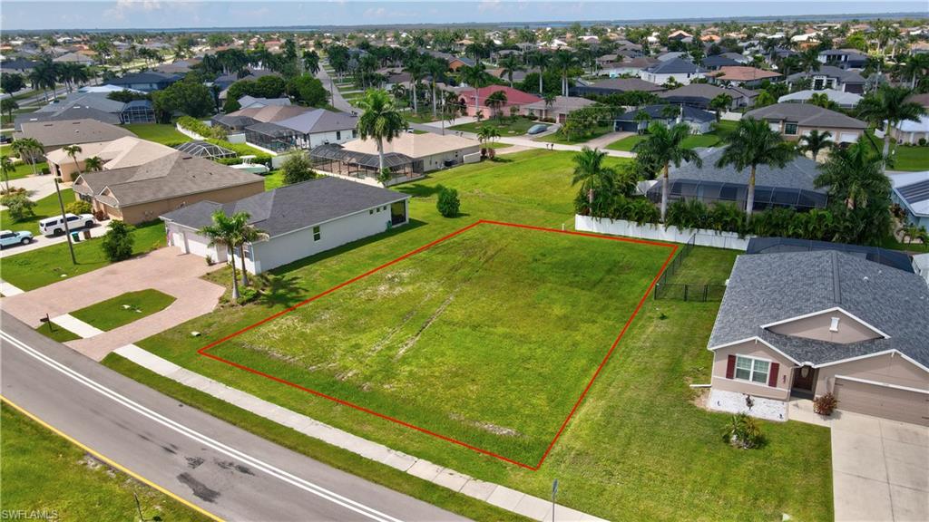 2536 Surfside Blvd Property Photo 9