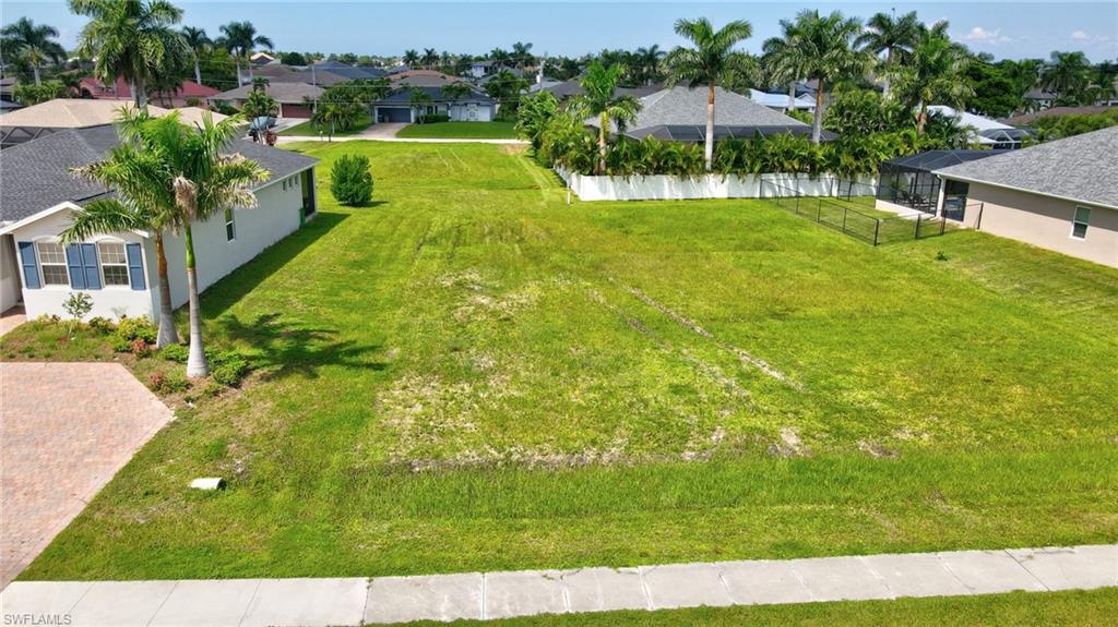 2536 Surfside Blvd Property Photo 16