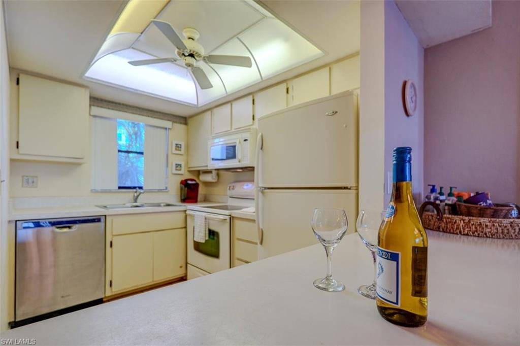6897 Estero Blvd # 115 Property Photo 26