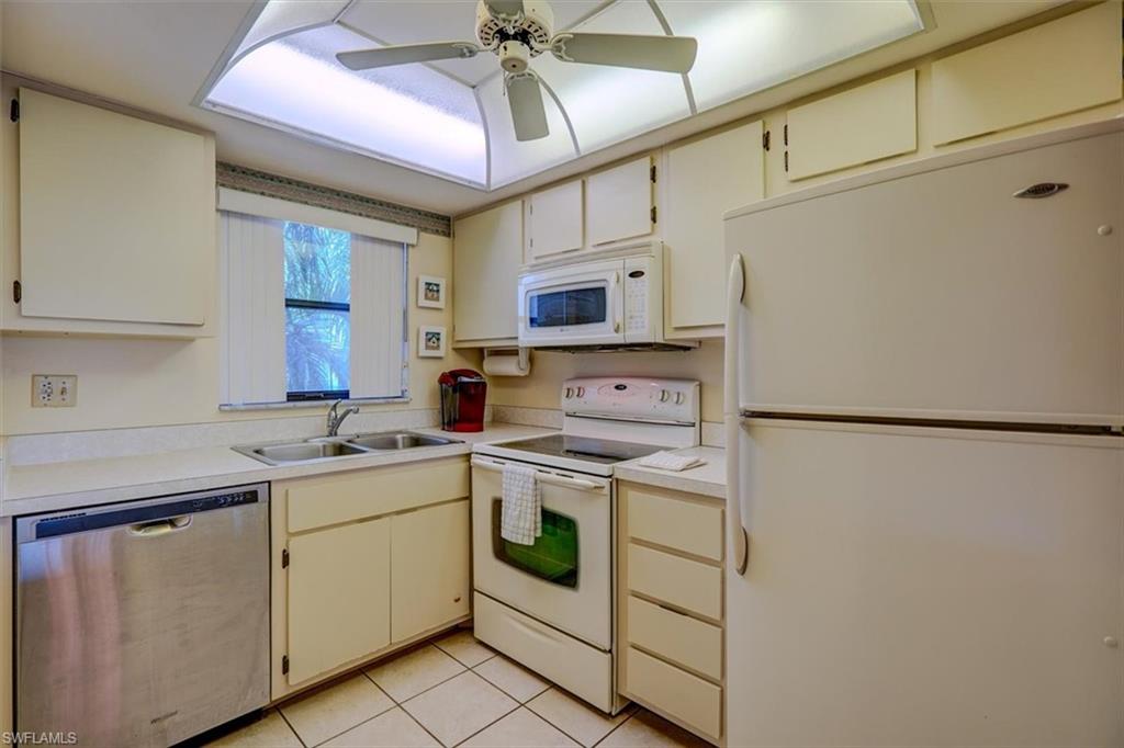 6897 Estero Blvd # 115 Property Photo 28