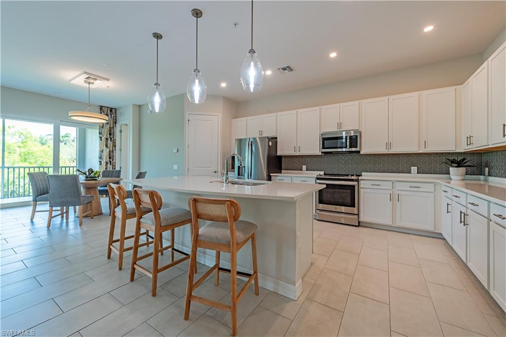 172 Indies Dr E # 201 Property Photo
