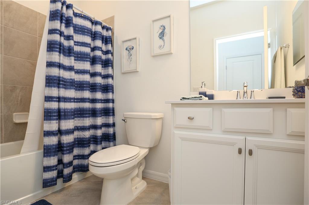 2155 Hamlin St Property Photo 35