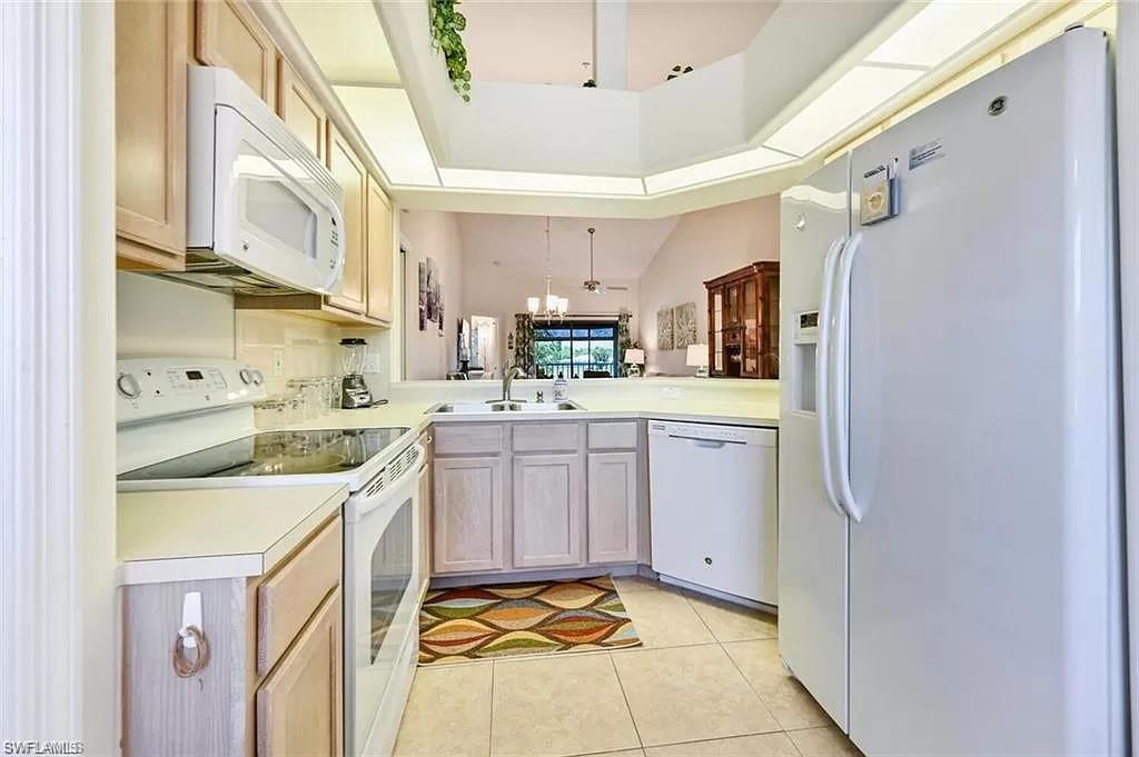 13060 Amberley Ct # 809 Property Photo 6