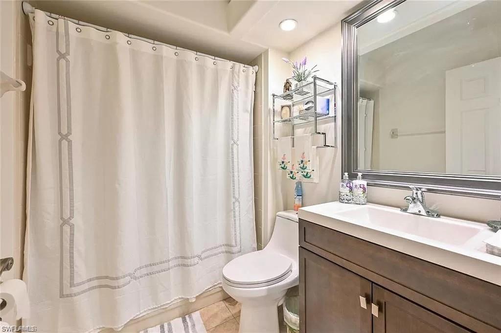 13060 Amberley Ct # 809 Property Photo 9