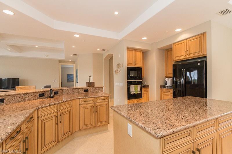 538 Avellino Isles Cir # 9201 Property Photo 6
