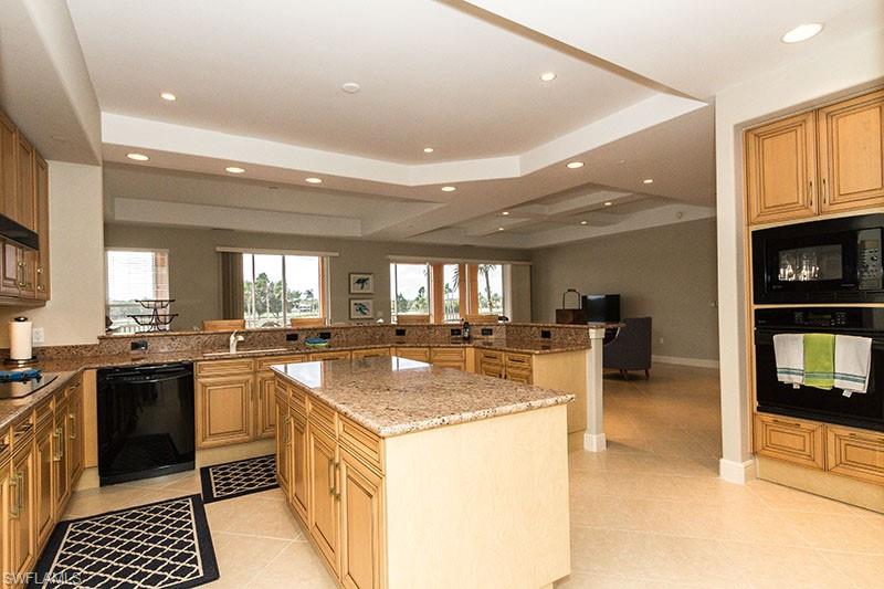 538 Avellino Isles Cir # 9201 Property Photo 7