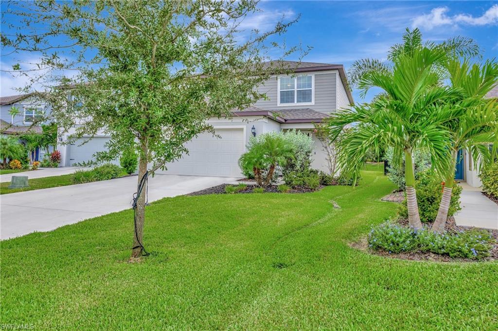 9031 Royal River Cir Property Photo 2