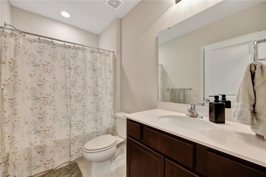 9031 Royal River Cir Property Photo 6