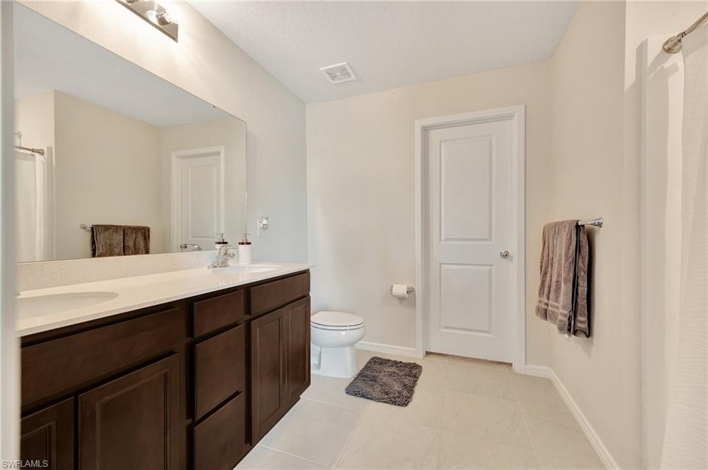 9031 Royal River Cir Property Photo 22