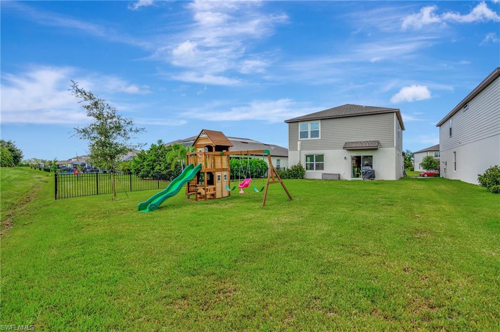 9031 Royal River Cir Property Photo 33
