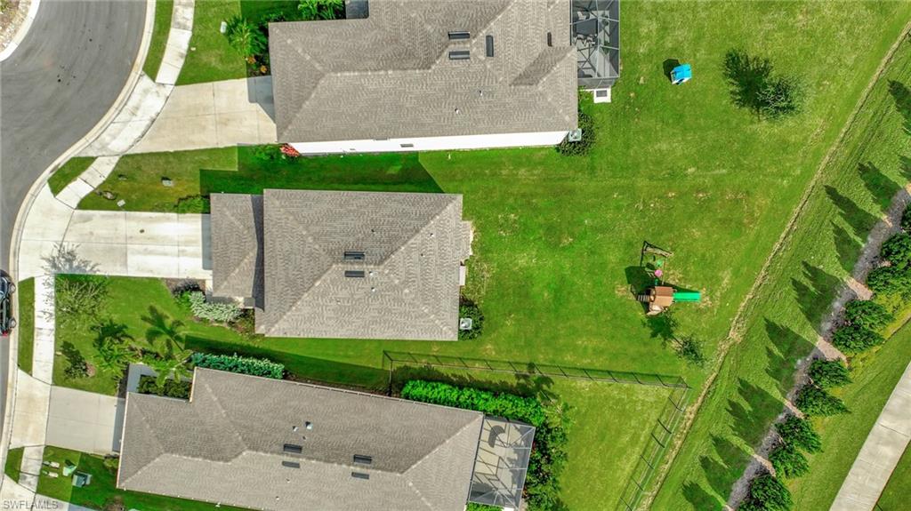 9031 Royal River Cir Property Photo 35