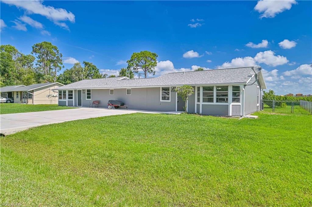 4417/4421 Ruthann Ct Property Photo 4