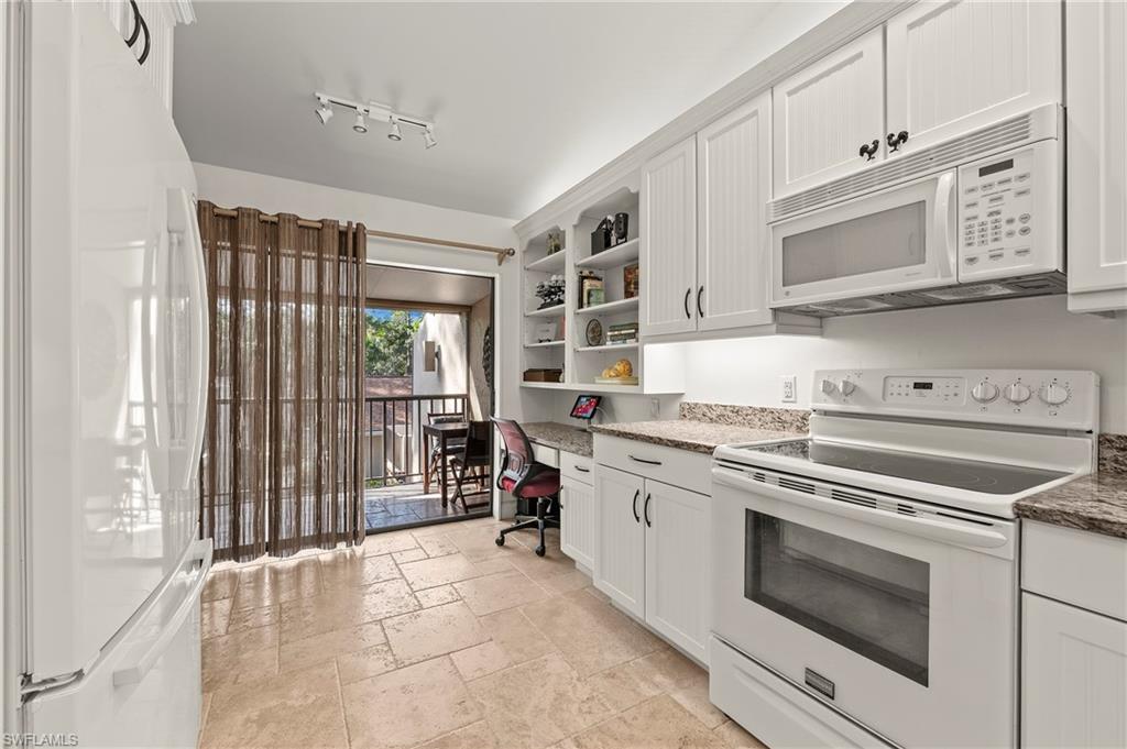 15330 Cedarwood Ln # 203 Property Photo 12