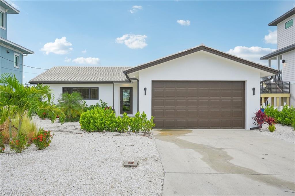 268 Ibis St Property Photo 1