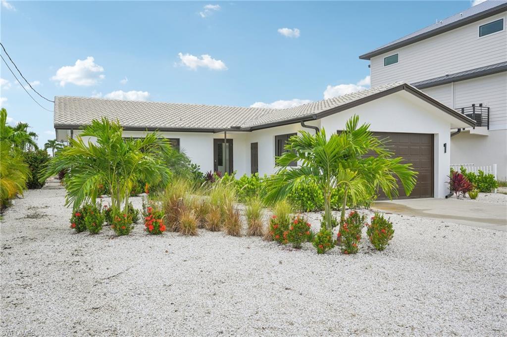 268 Ibis St Property Photo 3