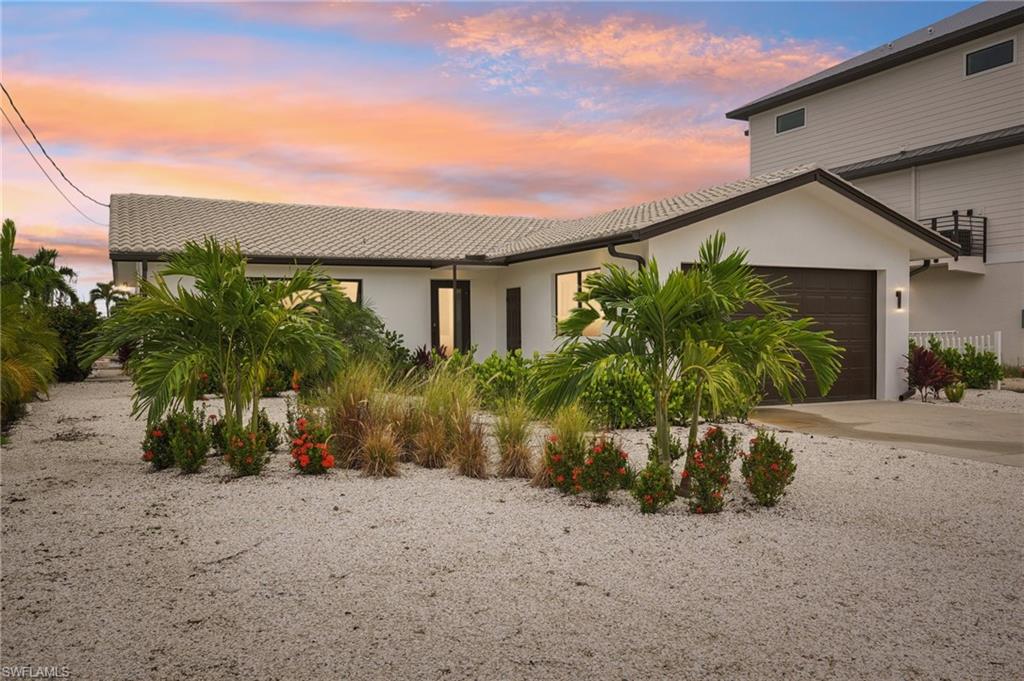 268 Ibis St Property Photo 44