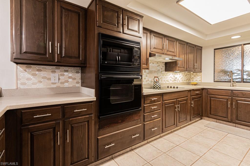 5260 S Landings Dr # 605 Property Photo 3