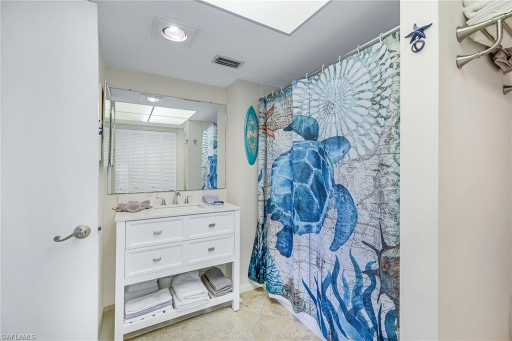 6665 Estero Blvd # 226 Property Photo 21